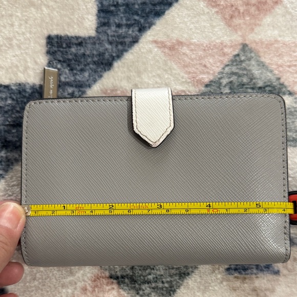 kate spade Two-Tone Gray and White Wallet - Picture 6 of 7